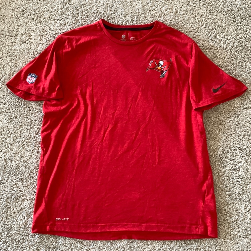 Large Red Nike Tampa Bay Buccaneers Short Sleeve Dri-Fit T-shirt